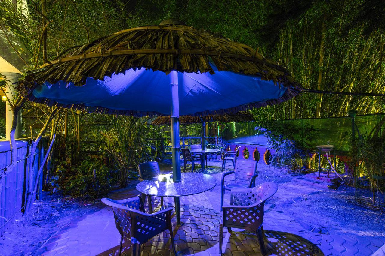 Haritagiri Hotel Kalpatta Buitenkant foto