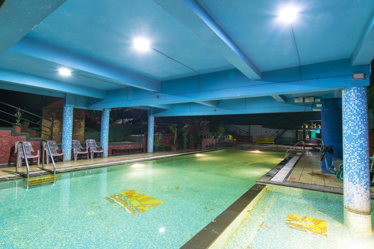 Haritagiri Hotel Kalpatta Buitenkant foto