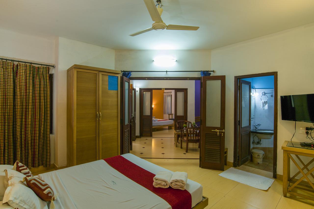 Haritagiri Hotel Kalpatta Buitenkant foto