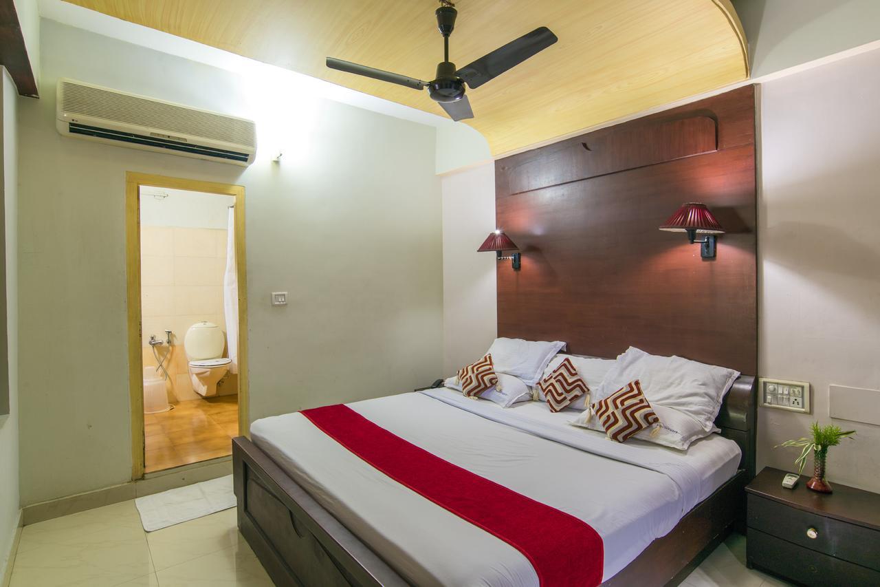 Haritagiri Hotel Kalpatta Buitenkant foto