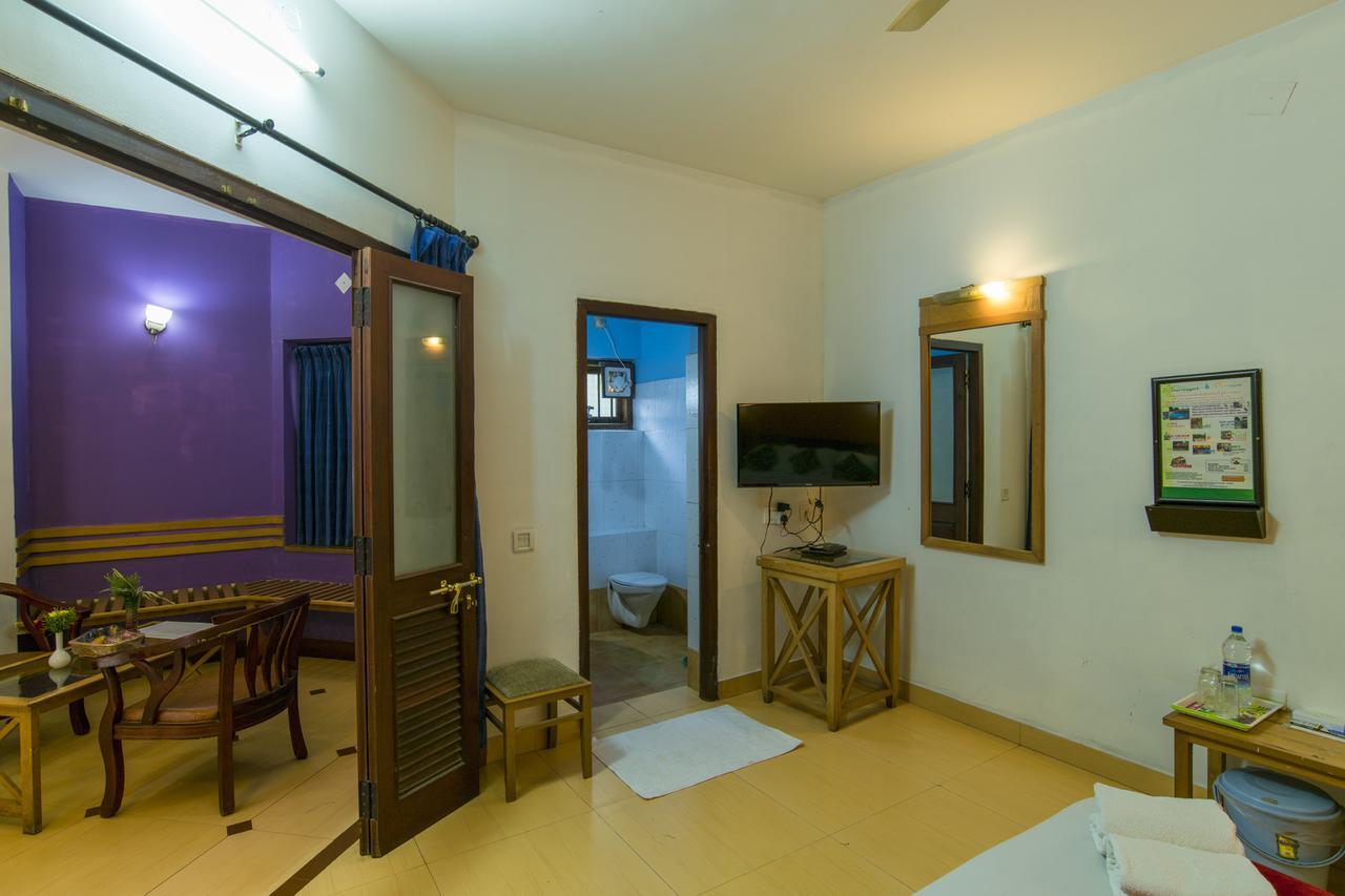 Haritagiri Hotel Kalpatta Buitenkant foto