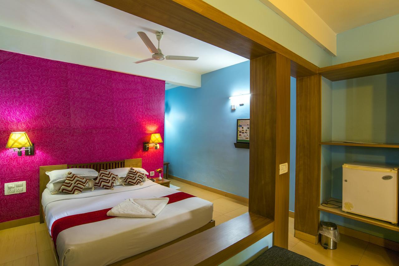 Haritagiri Hotel Kalpatta Buitenkant foto
