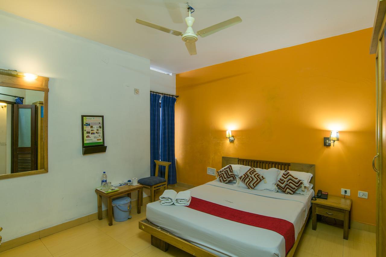 Haritagiri Hotel Kalpatta Buitenkant foto
